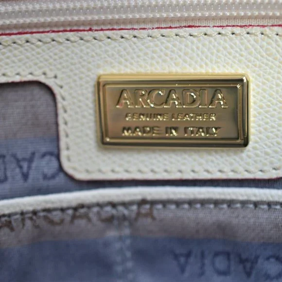 NEW ! ARCADIA  LEATHER BUGATTI BAG WITH DUST BAG. MADE IN ITALY - Picture 11 of 12